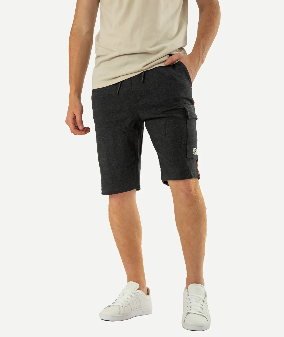 E-140026021-008_A Short Jogging JACK&JONES Gris Foncé – Image 1